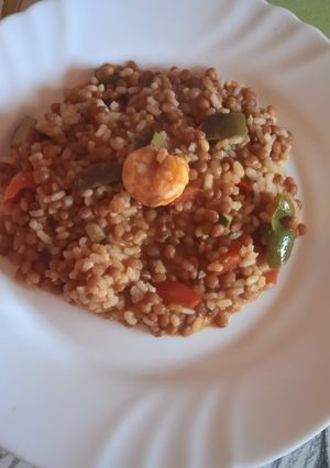 Una foto de Lentejas con langostinos al curry 😜😋