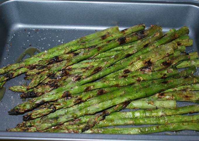 Quick and Easy Grilled Green Asparagus