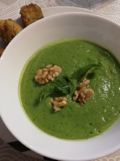 Foto principal de Crema fría de guisantes a la hierbabuena