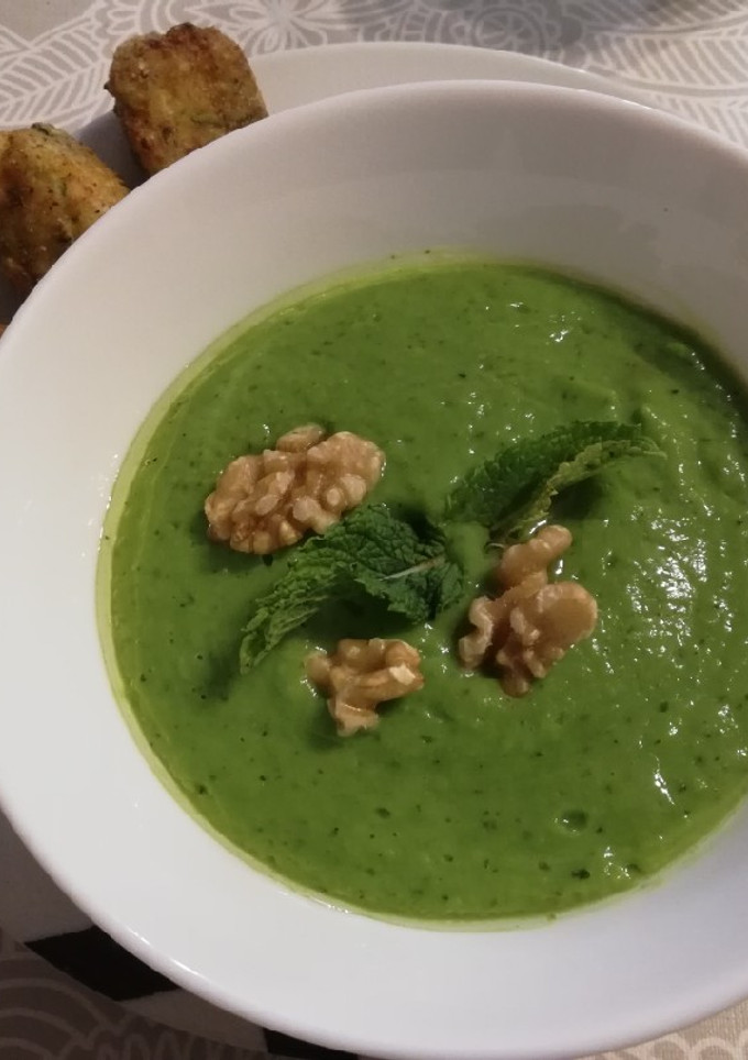 Una foto de Crema fría de guisantes a la hierbabuena