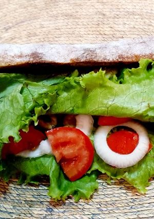 Una foto de Bocadillo de baguette integral