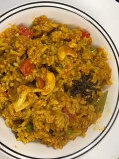 પ્રેશર કુકર બિરયાની (Pressure Cooker Biryani Recipe In Gujarati) રેસીપી મુખ્ય ફોટો