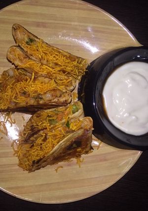 देसी टैक्स (desi tacos recipe in Hindi) रेसिपी मुख्य फोटो