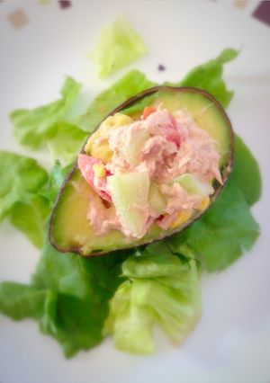 Una foto de Aguacates rellenos de atún
