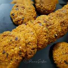A picture of Oat Chocolate Cookies.