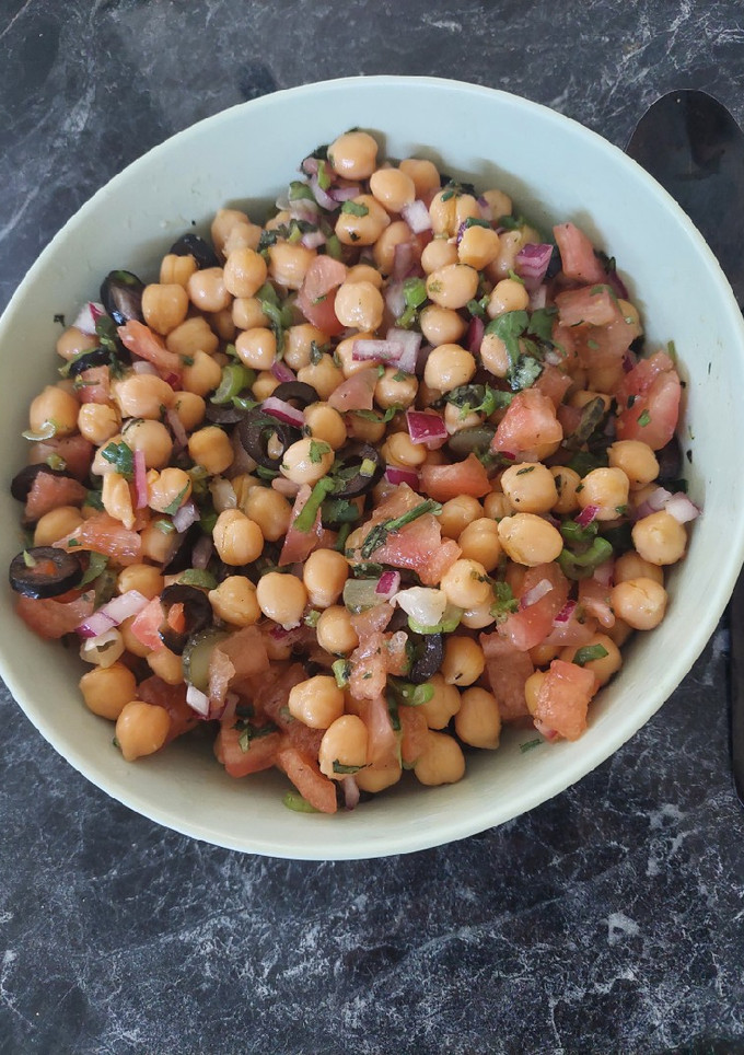 Una foto de Ensalada de Garbanzos Israelí