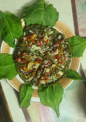 હરીયાળી મલ્ટીગ્રેઈન પીઝા (Hariyali Multigrain Pizza Recipe In Gujarati) રેસીપી મુખ્ય ફોટો