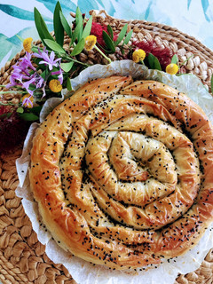 Una foto de Skanopita ( pastelGriego de espinacas)