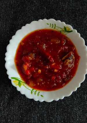 খেজুর, আমসত্ত্ব, কিসমিস দিয়ে টমেটোর চাটনি (tomato chutney recippe in Bengali) রেসিপির প্রধান ছবি
