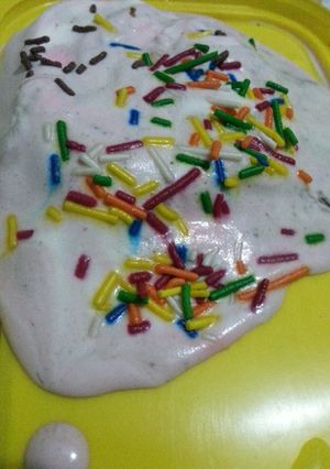 A picture of Homemade Ice cream using fresh milk.