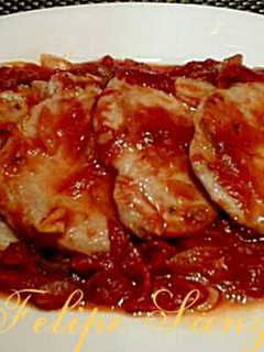 Una foto de Lomo de cerdo con salsa de pimientos asados