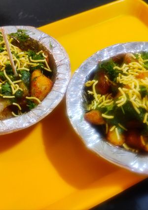A picture of Aloo Kachalu Chaat.