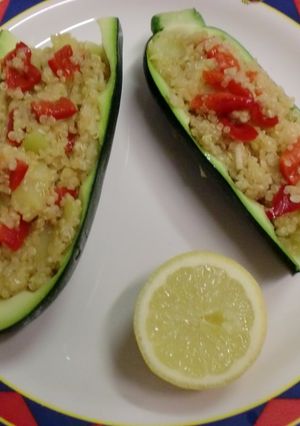 Foto principal de Calabacines rellenos de quinoa