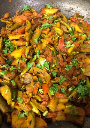 A picture of Dry Parwal potato vegetable.