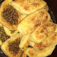 فطاير زعتر وجبنه للفطور-レシピのメイン写真