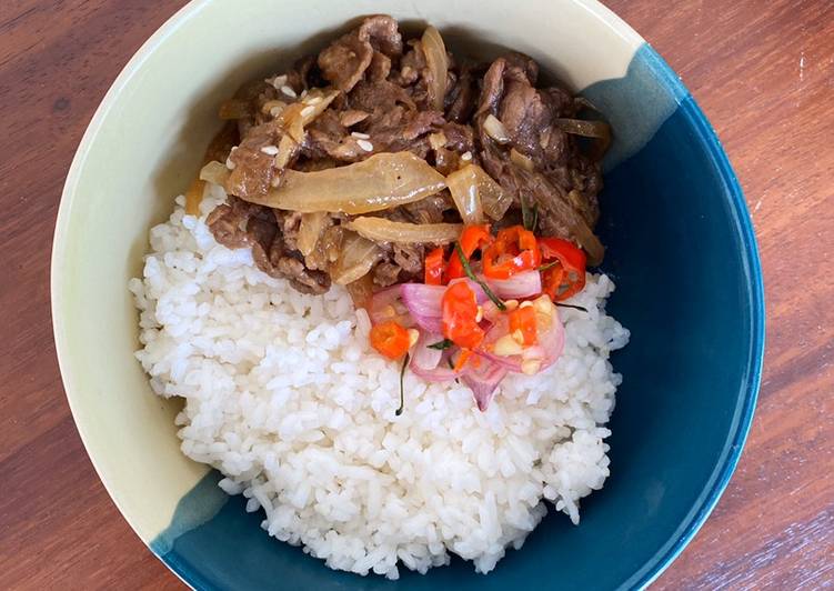 Resep Beef rice bowl sambal matah rumahan yang Enak Banget