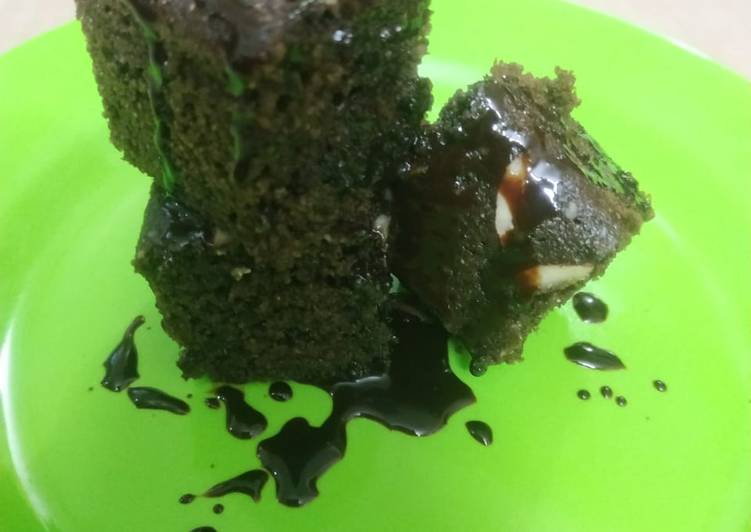 Simple Way to Prepare Favorite Chocolate Cake From Bread Sides and Suji Without Oven