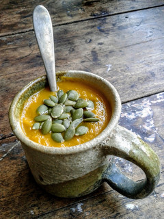 Una foto de Crema de ZAPALLO, MANZANA VERDE y ZANAHORIA