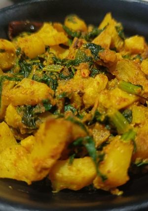 A picture of Mooli k patte ki masaledar sabzi.