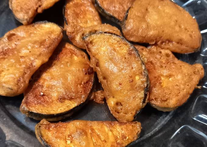 Brinjal pakora Recipe by Fatima's Cook Book - Cookpad