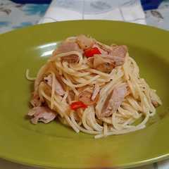 A picture of Tuna Aglio e'Olio.