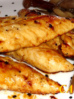 Una foto de Supremas de pollo con mostaza y soja