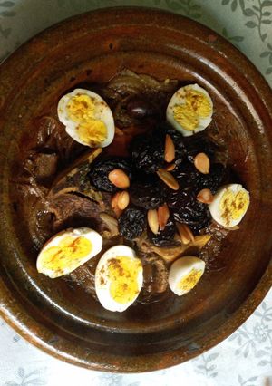 صورة لوصفة طاجين باللحم والبرقوق