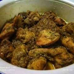 A picture of Chicken handi kebab.
