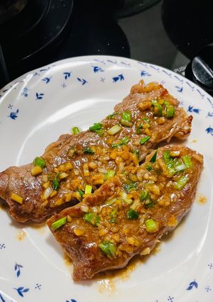 蔥蒜香煎牛排 的食譜成品照片