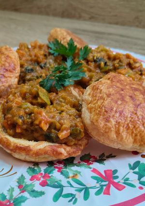 Una foto de Volovanes rellenos de salsa de mejillones