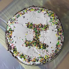 A picture of Vanilla cake for birthday's.