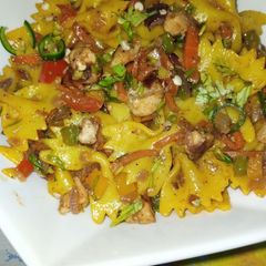 A picture of Turmeric Chicken Pasta.