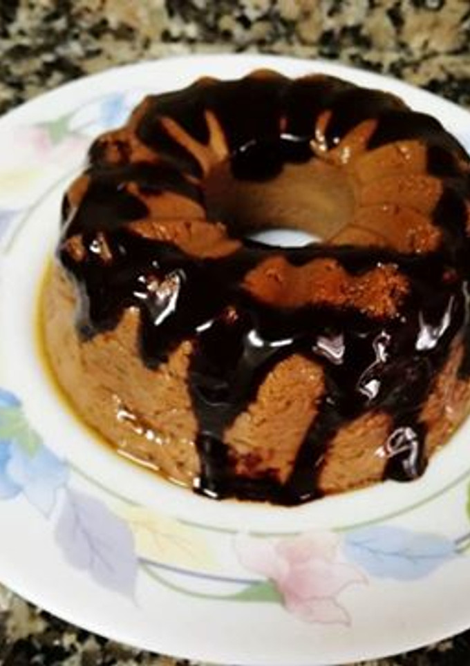 Una foto de Pudin de chocolate y turrón de yema