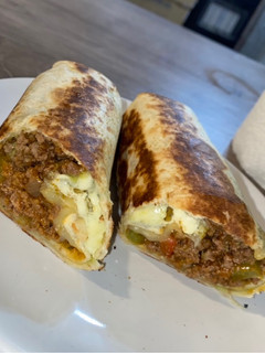 Una foto de Burritos fáciles y ricos🫔🥩🧀