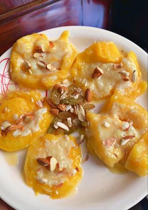 A picture of Mango ice cream.