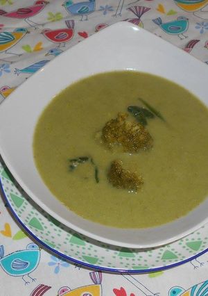 Una foto de Crema de brócoli