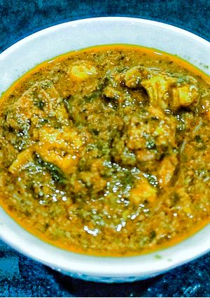A picture of Palak Chicken.