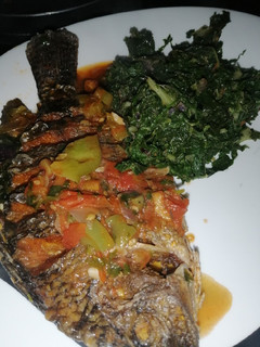 A picture of Tilapia wet fry with lime juice.