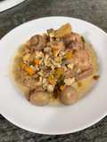 Pollo con champiñones y castañas de agua