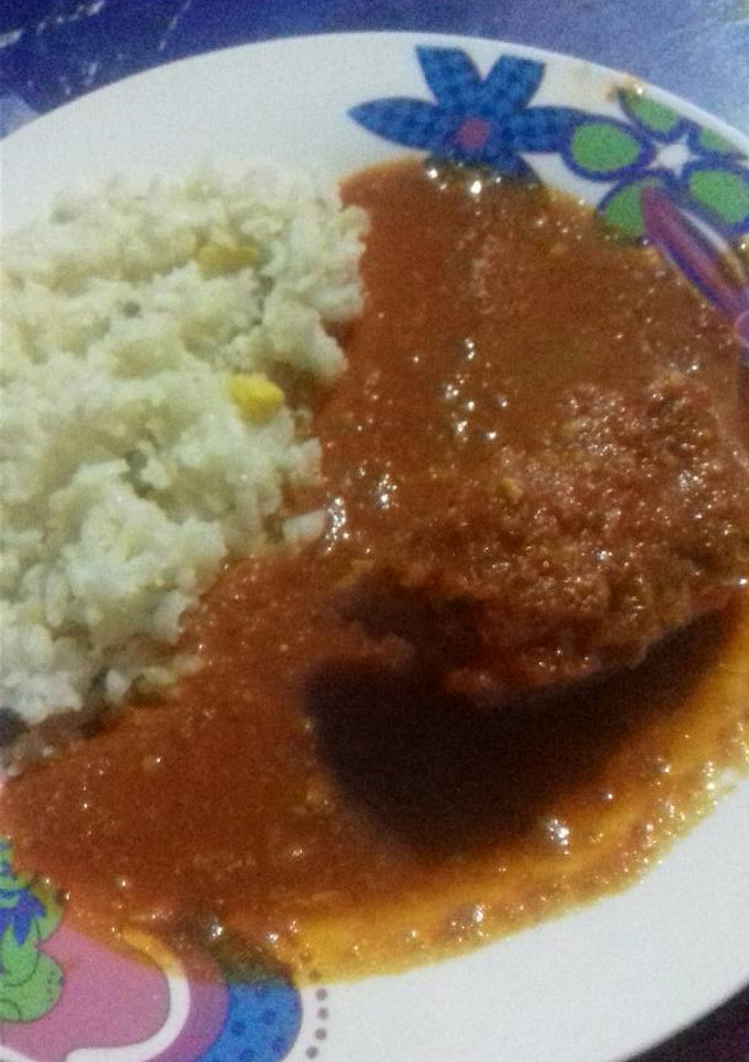 Una foto de Costillas de puerco en chile morita