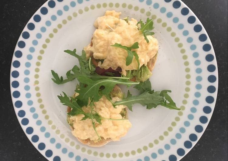 Scrambled egg and avocado on English muffin