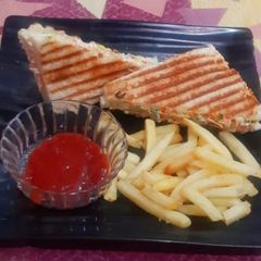 A picture of Hung curd sandwich.