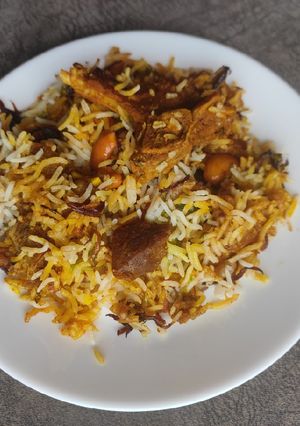 मटण बिर्याणी खास कुकपॅड टीमसाठी (Mutton Biryani Recipe In Marathi) रेसिपी चे मुख्य फोटो 