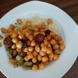 Couscous con garbanzos, verduras y chorizo