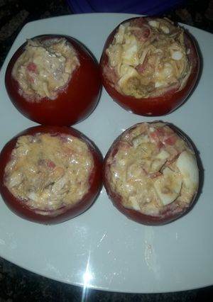 Una foto de Tomates rellenos con pollo