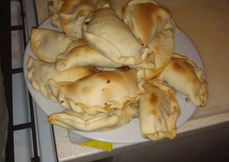 Empanadas argentinas de carne al horno