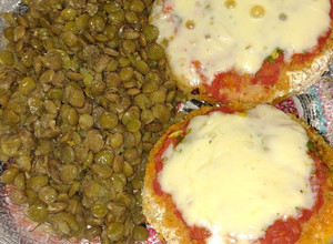 Una foto de Milanesas de zapallo calabaza a la napolitana
