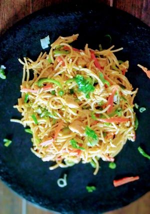 A picture of Easy Chicken Chow Mein.