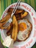 Las famosas tajadas de plátano amarillo