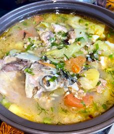 canh cá chép cà chua